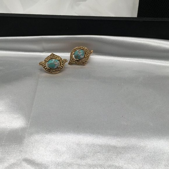 1380 Sarah Cov Earrings Clip On Vintage Gold Toned - Picture 7 of 7